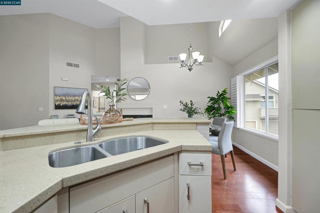 BAY POINTE - Residential