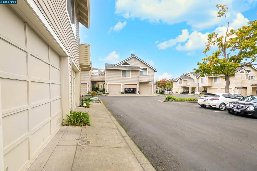 BAY POINTE - Residential