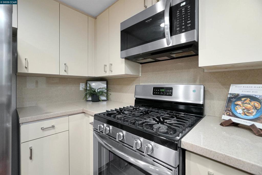 BAY POINTE - Residential