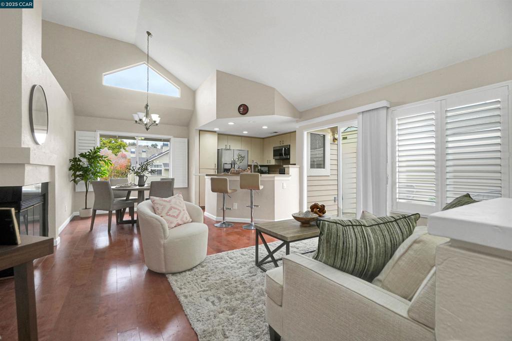 BAY POINTE - Residential