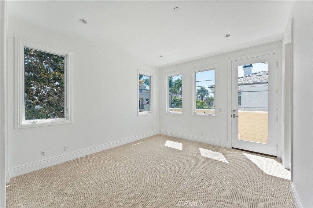 Corona del Mar North of PCH (CNHW) - Residential Lease