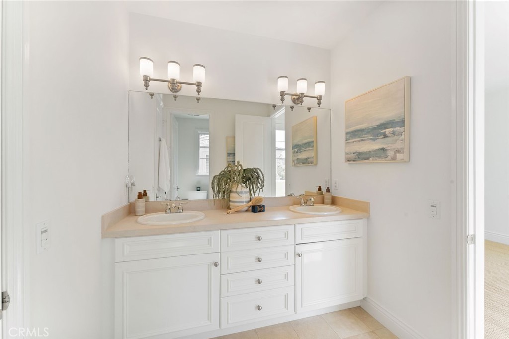 Corona del Mar North of PCH (CNHW) - Residential Lease
