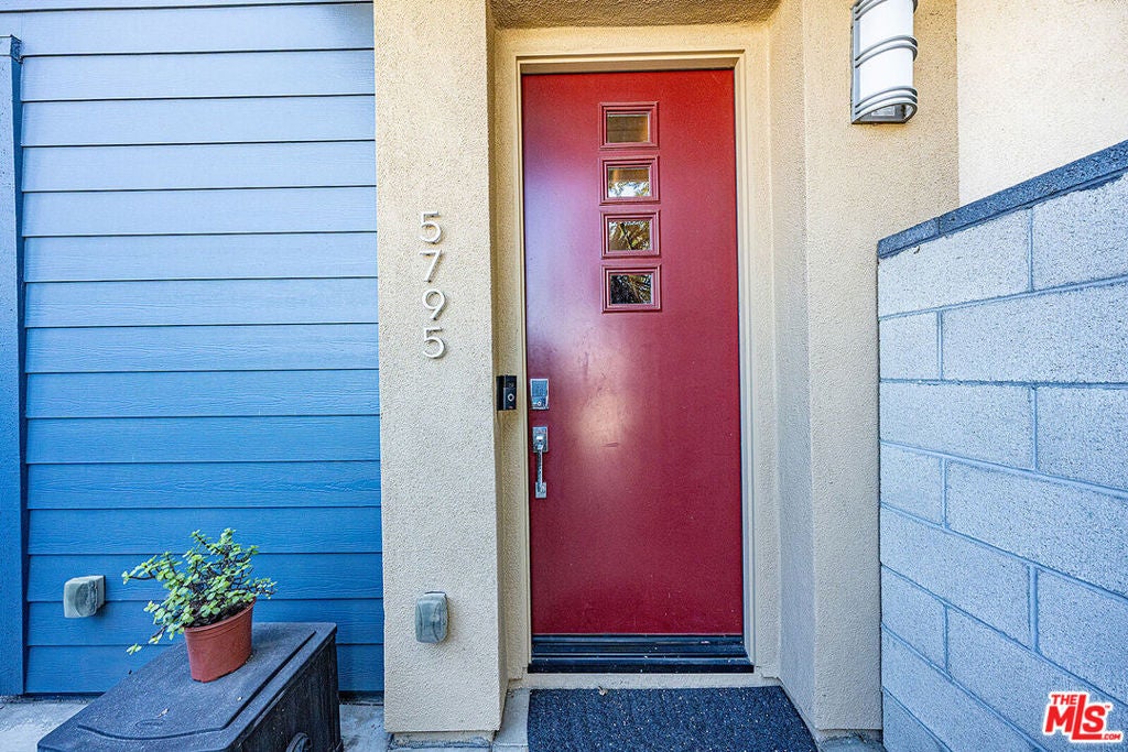 5795 S Acacia Lane