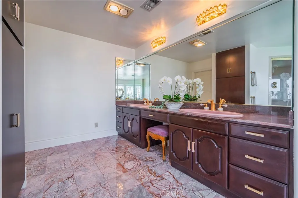 Whittier, California 90605, United States, 5 Bedrooms Bedrooms, ,5 BathroomsBathrooms,Residential,Active,117846