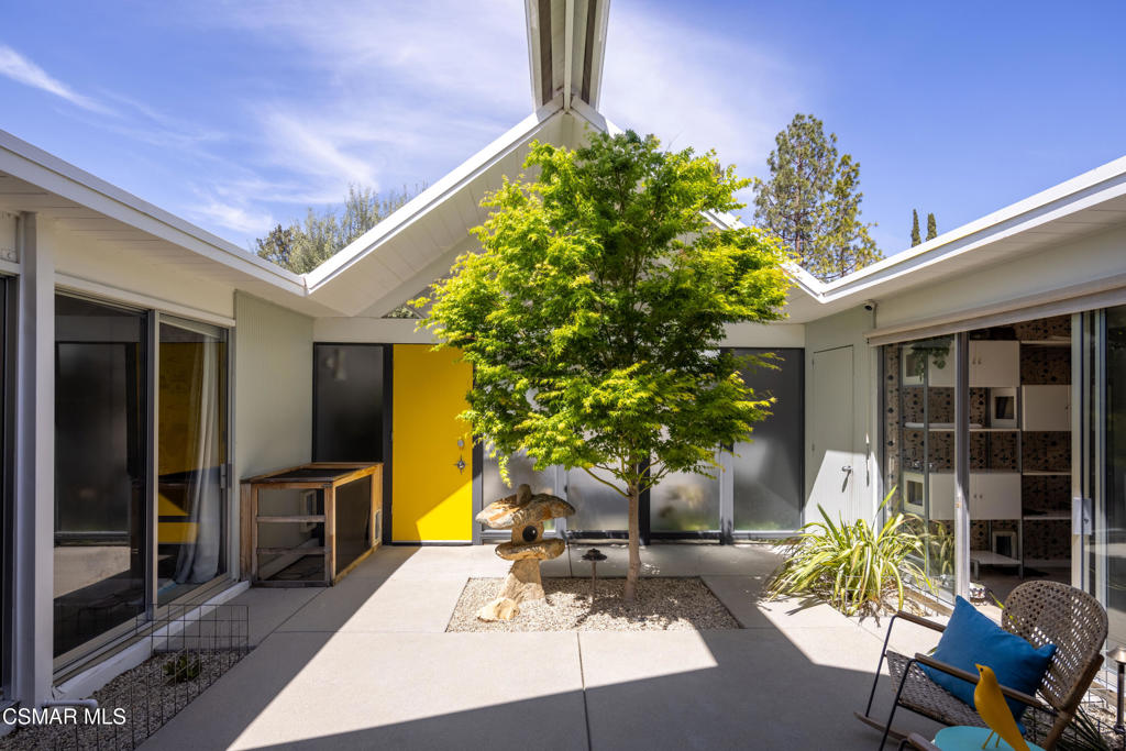 416 Camino Manzanas