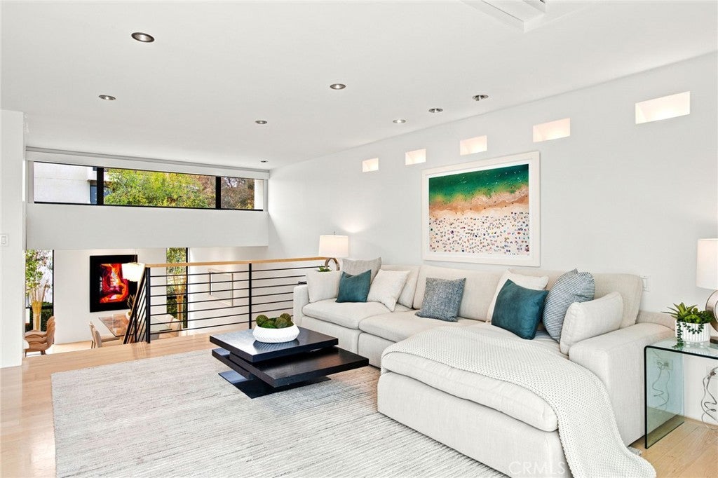 28 Sea Colony Drive
