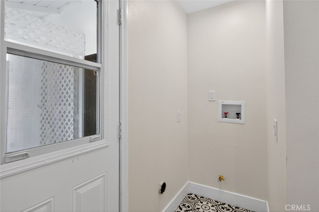 Lake Forest Keys (LK) - Residential