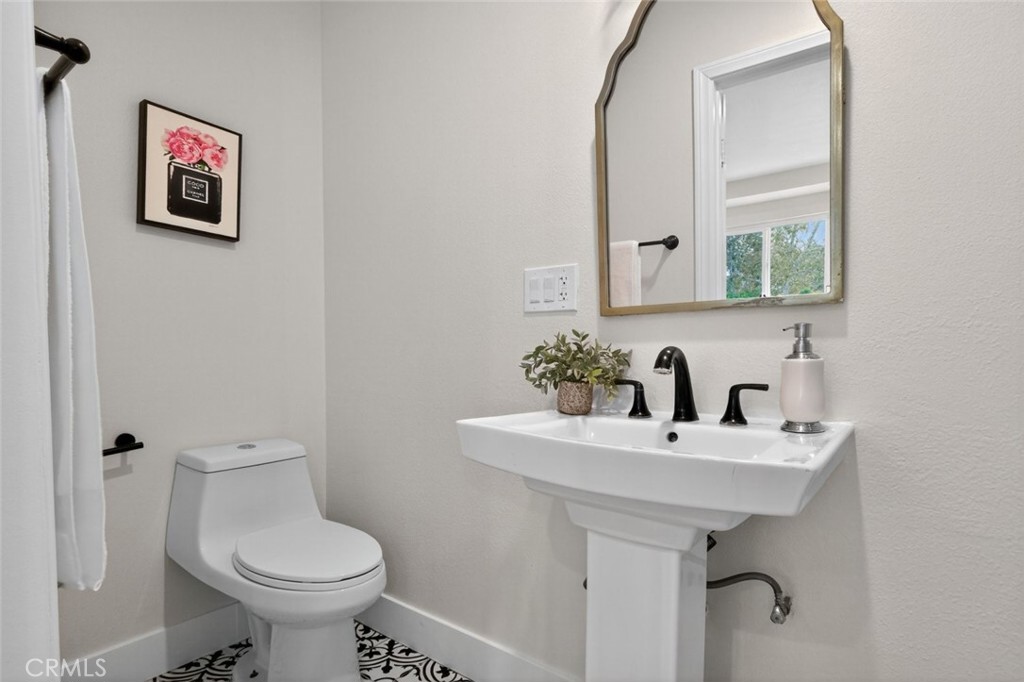 Lake Forest Keys (LK) - Residential