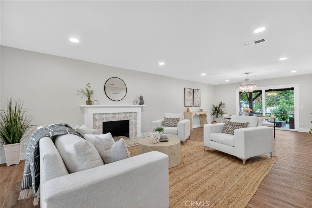 Lake Forest Keys (LK) - Residential