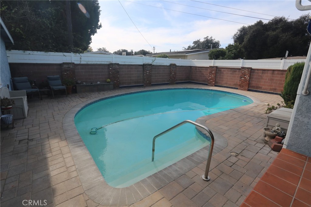 5624 E Vernon Street