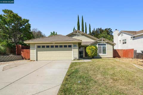 Photo of 4916 Eastview Way, Antioch, CA 94531 (MLS # 41144084)