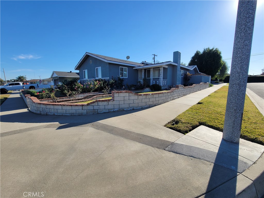 Charming 2-bedroom, 2-bath front-unit ADU in Whittier. This thoughtfully designed 800± sq. ft. home offers an open floor plan with laminate floors, recessed lighting, and abundant natural light. Features include a cozy fireplace, in-unit washer/dryer, and pet-friendly living. Please note: no garage, no backyard, no on-site parking—street parking only. Residents enjoy a small front yard and a prime location near PIH Health Hospital, schools, shopping, and Parnell Park. Perfect for those seeking comfort, convenience, and a central Whittier address.