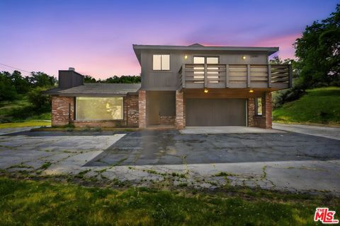 Photo of 27961 Preakness Drive, Tehachapi, CA 93561 (MLS # 26672803)