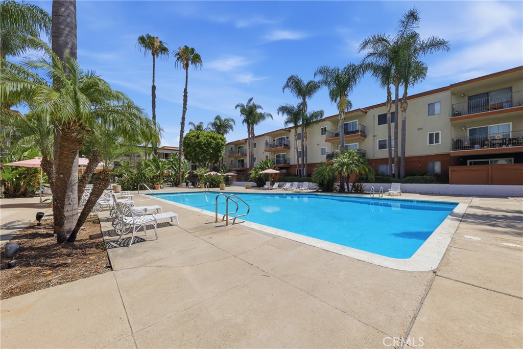 400 N Acacia c 39