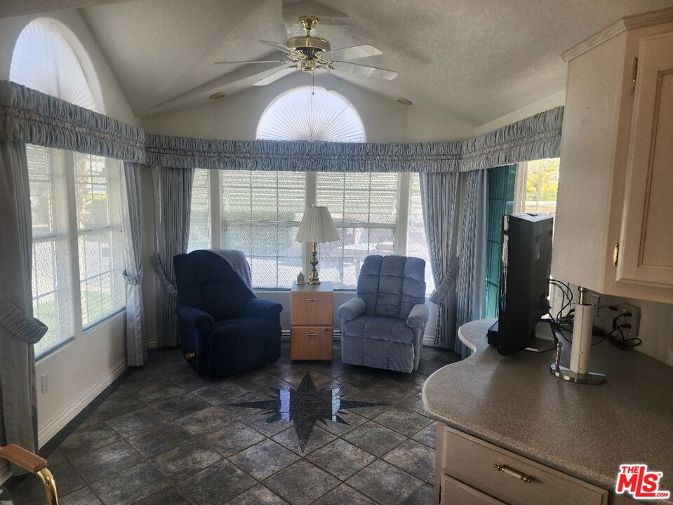 Rancho Casa Blanca - Manufactured In Park