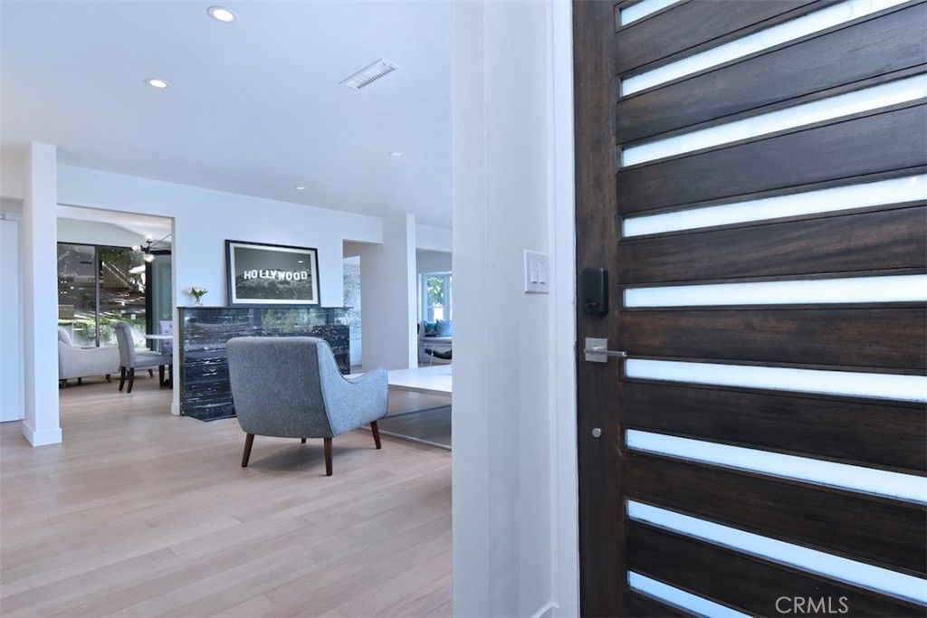 Photo of 3935 Kentucky Drive, Los Angeles, CA 90068 (MLS # SR25092957)