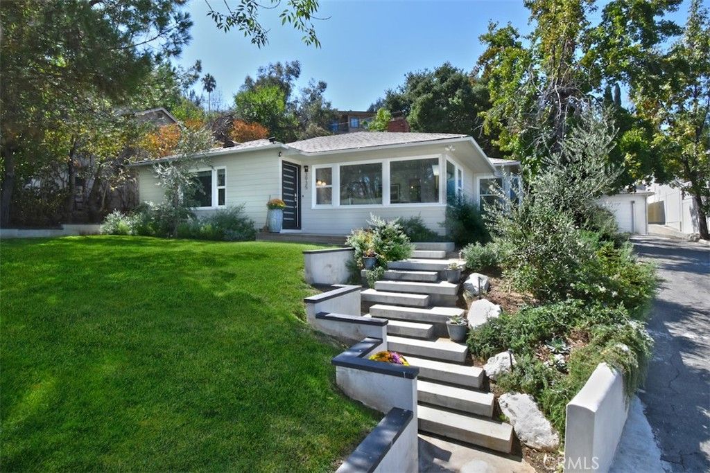 Photo of 3935 Kentucky Drive, Los Angeles, CA 90068 (MLS # SR25092957)