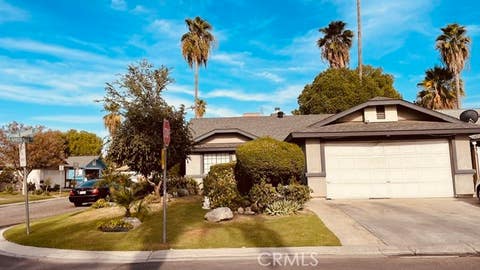 Photo of 5900 Stone Bridge Ln, Bakersfield, CA 93313 (MLS # PI26185291)