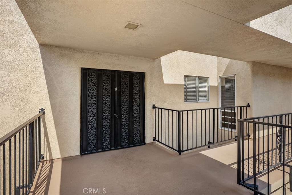 Properties 2 2381 Via Mariposa West 3A