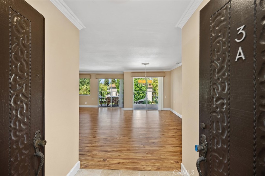 Properties 3 2381 Via Mariposa West 3A