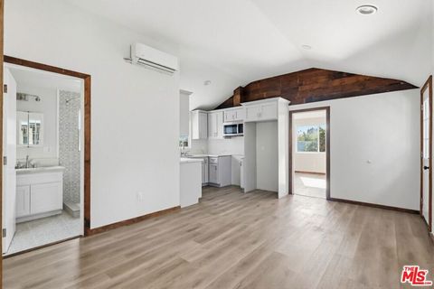 Photo of 2163 W 27th Street, Los Angeles, CA 90018 (MLS # 26645543)