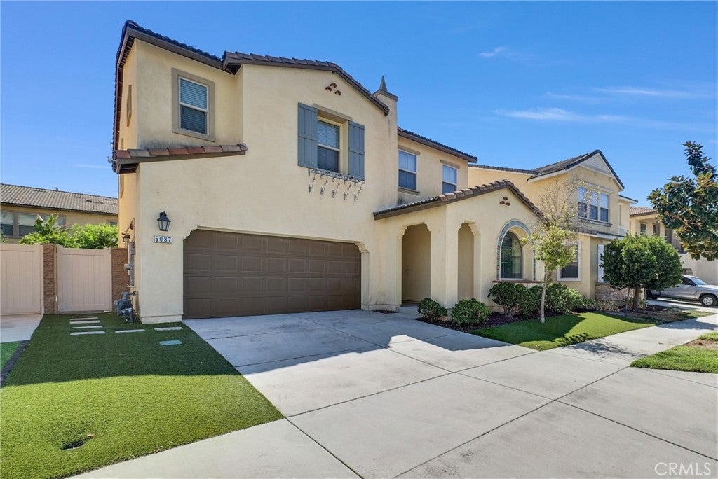 5087 S Centennial