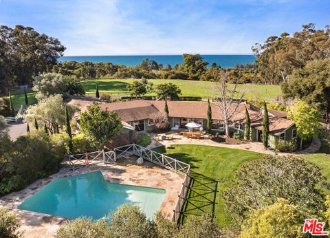 Photo of 275 La Casa Grande Circle, Santa Barbara, CA 93117 (MLS # 26868959)
