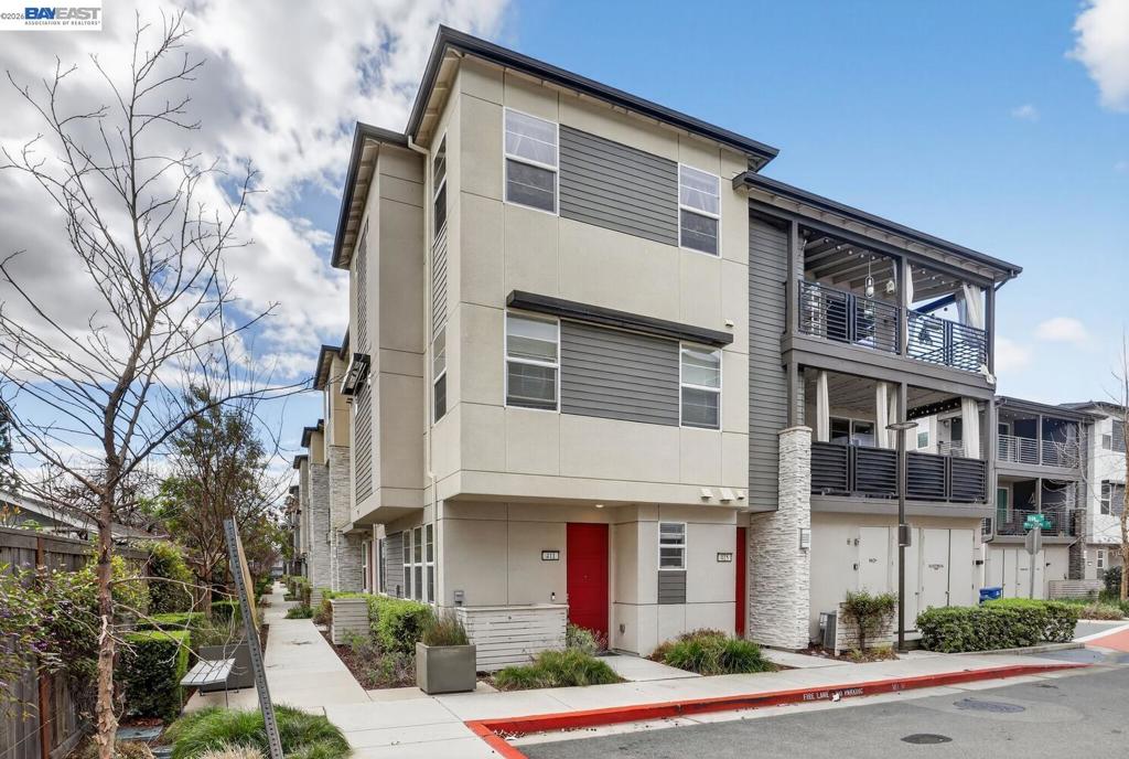 411 Rhythm Ln Ln, Hayward CA 94544
