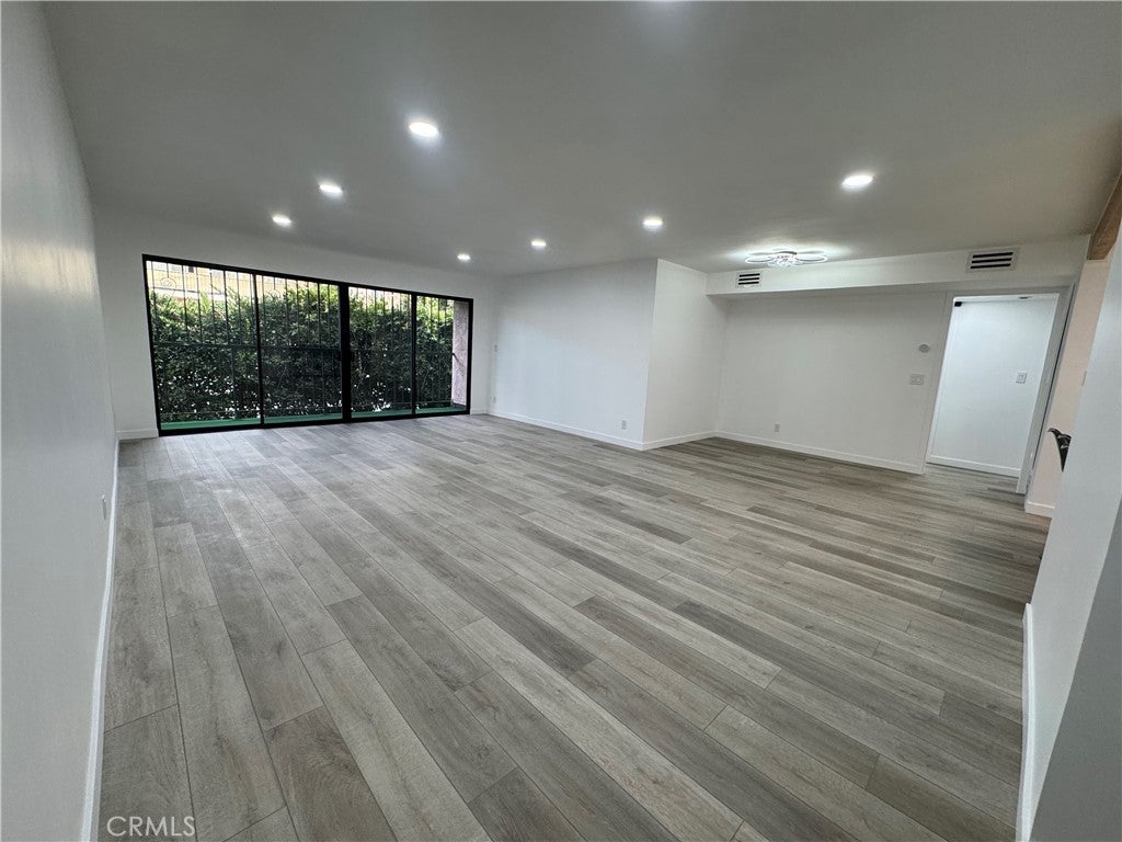 6771 Springpark AVE 208A, Los Angeles CA 90056