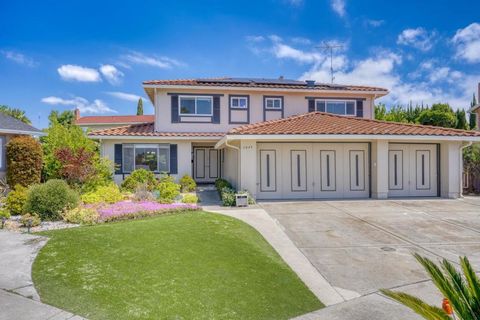 Photo of 2849 Summerdays Court, San Jose, CA 95132 (MLS # ML82046389)