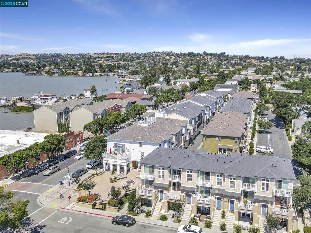 DOWNTOWN - Residential