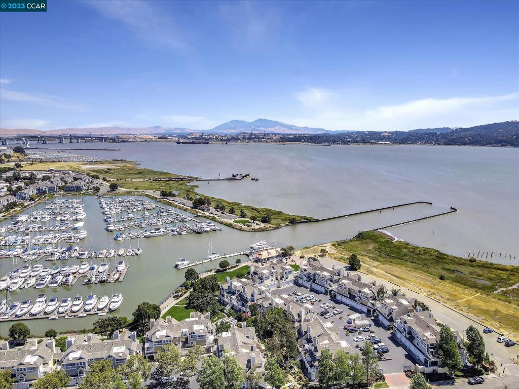 DOWNTOWN - Residential