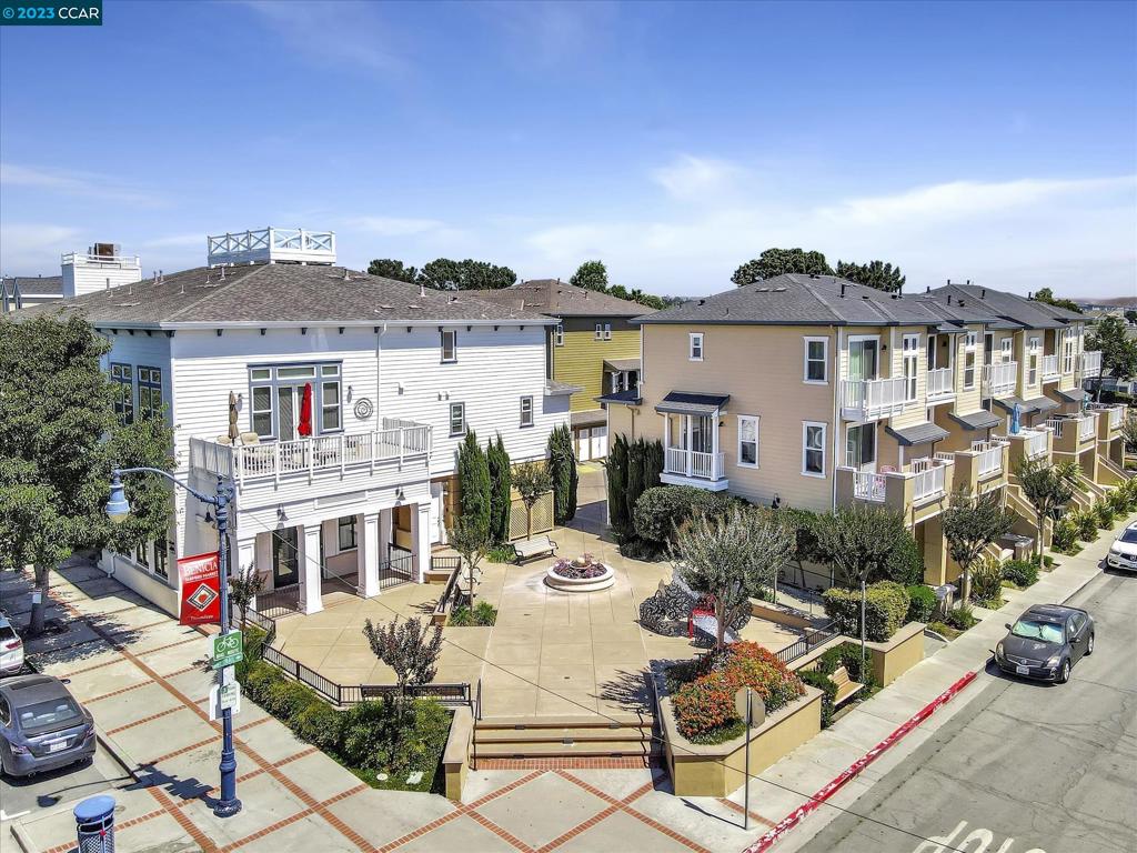 DOWNTOWN - Residential