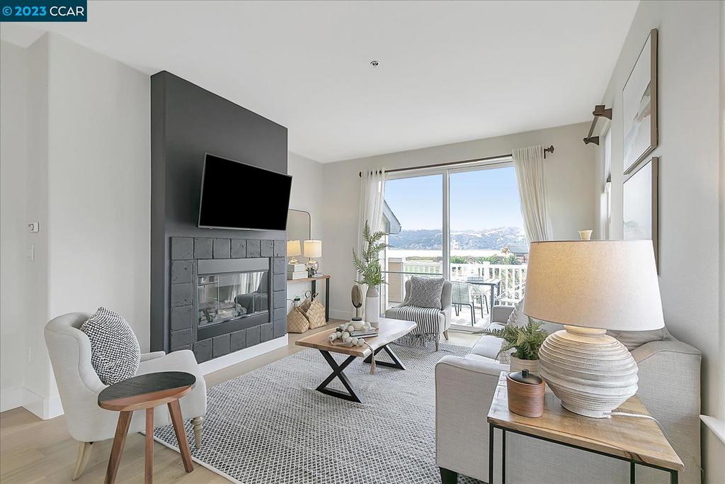 DOWNTOWN - Residential