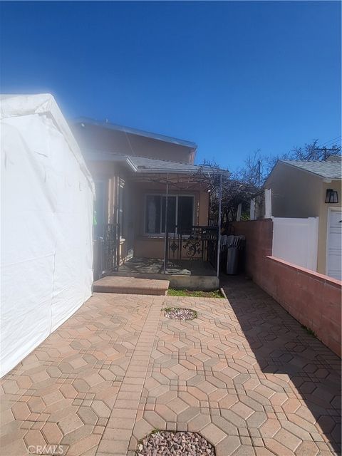 Photo of 2016 N Screenland Dr, Burbank, CA 91505 (MLS # BB26030504)