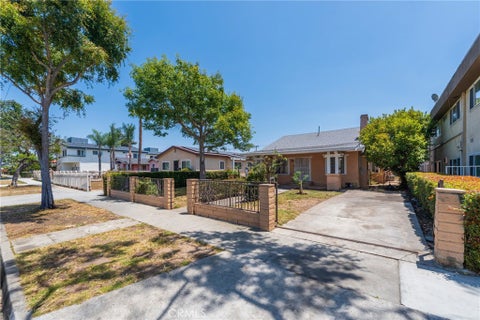 Photo of 532 S Flower Street, Inglewood, CA 90301 (MLS # OC26117008)