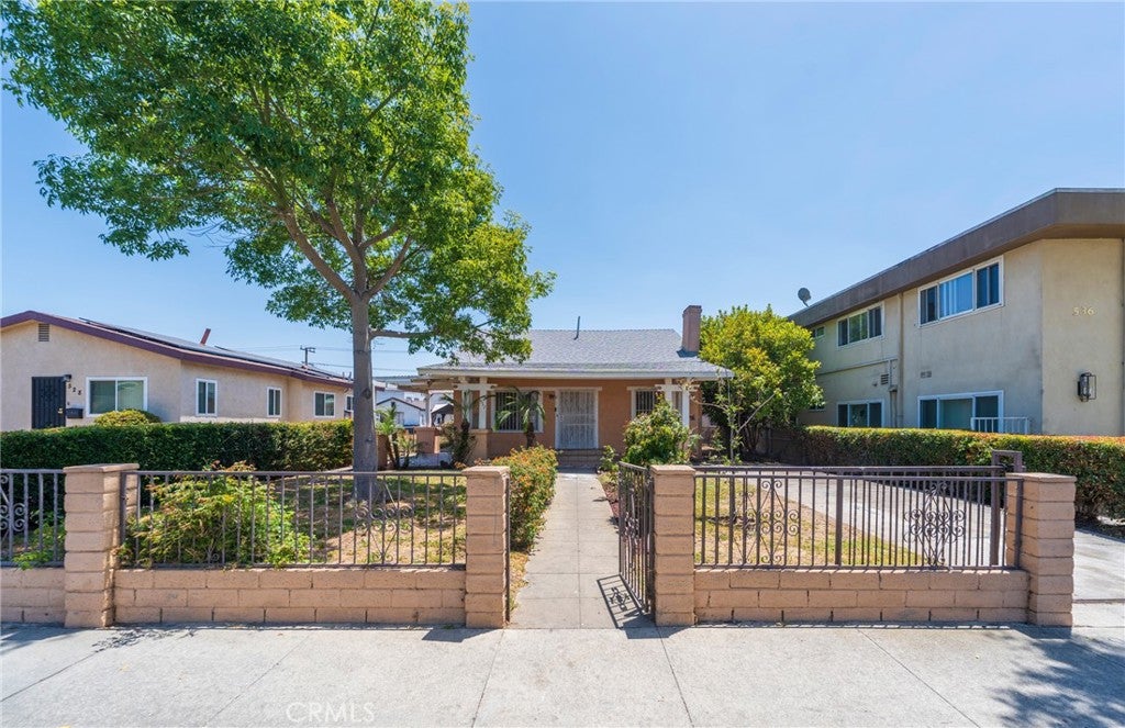 532 S Flower Street