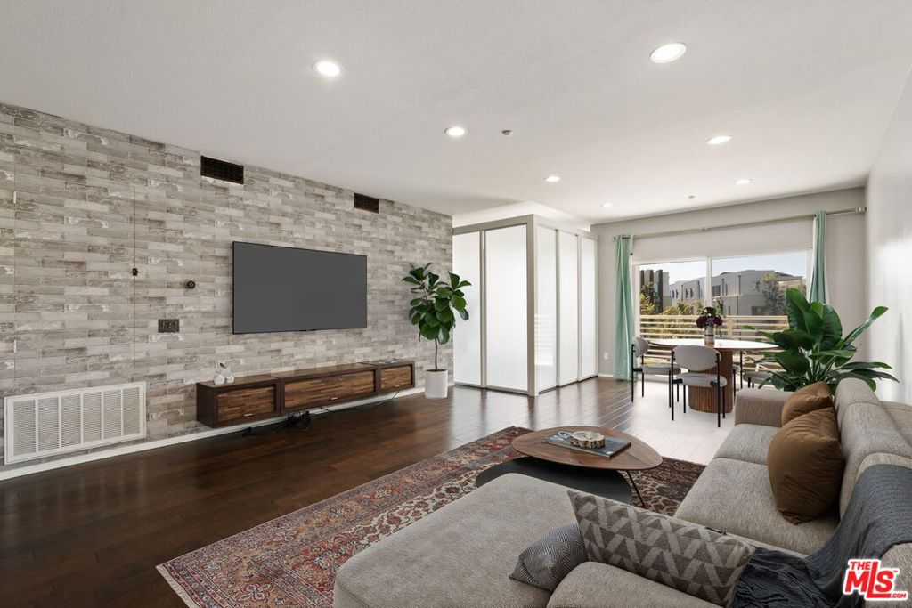 13126 Union Avenue 203