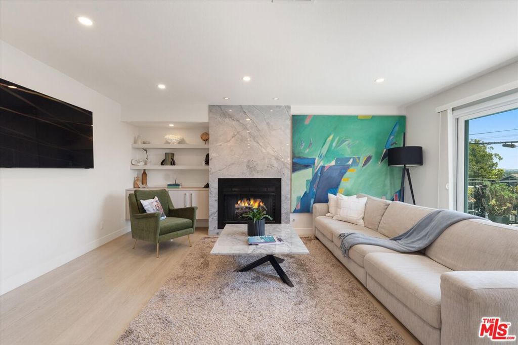 Photo of 737 Pier Avenue #1, Santa Monica, CA 90405 (MLS # 25568753)