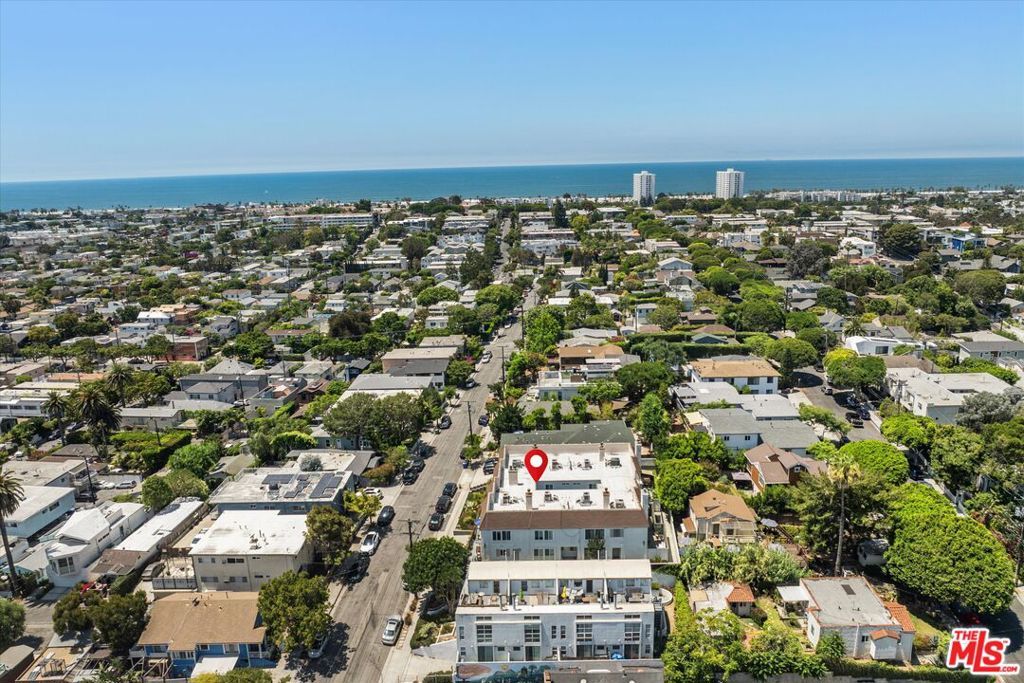 Photo of 737 Pier Avenue #1, Santa Monica, CA 90405 (MLS # 25568753)