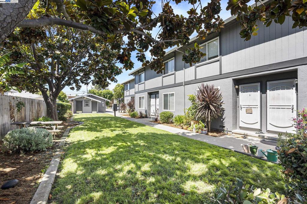 24970 Cypress Ave