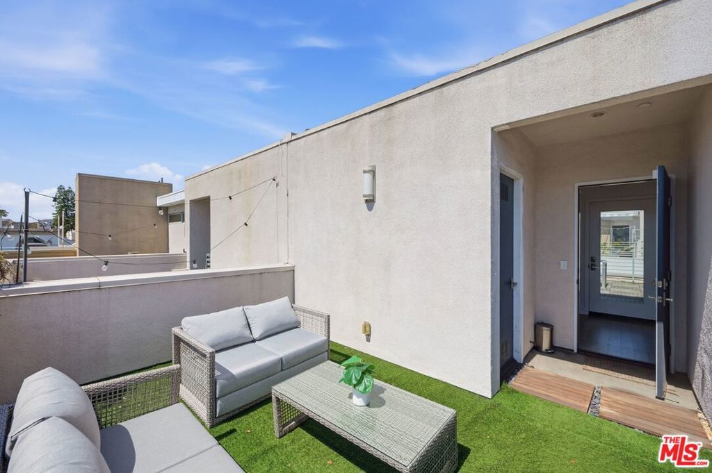 Photo of 1400 N Fuller Avenue #9, Los Angeles, CA 90046 (MLS # 26668403)