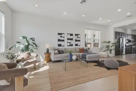 MLS: 41140611