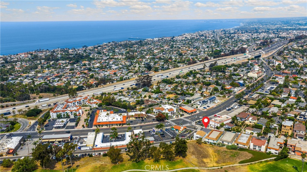 102 E Avenida San Gabriel