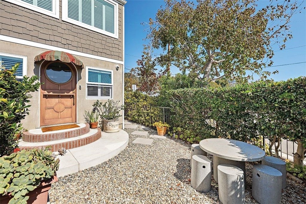 1494 Glenneyre