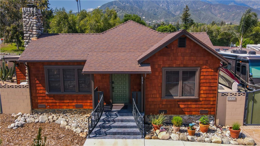 895 W 23rd Street