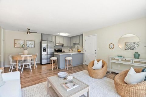 Photo of 755 14th Avenue #306, Santa Cruz, CA 95062 (MLS # ML82048851)