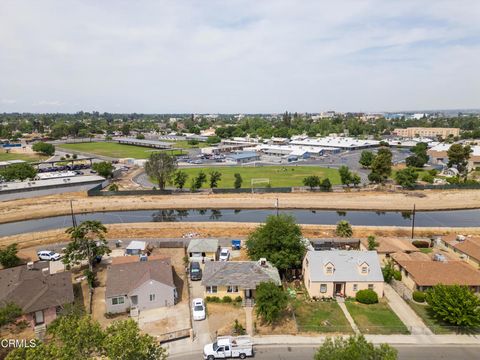 Photo of 213 T Street, Bakersfield, CA 93304 (MLS # V1-35986)