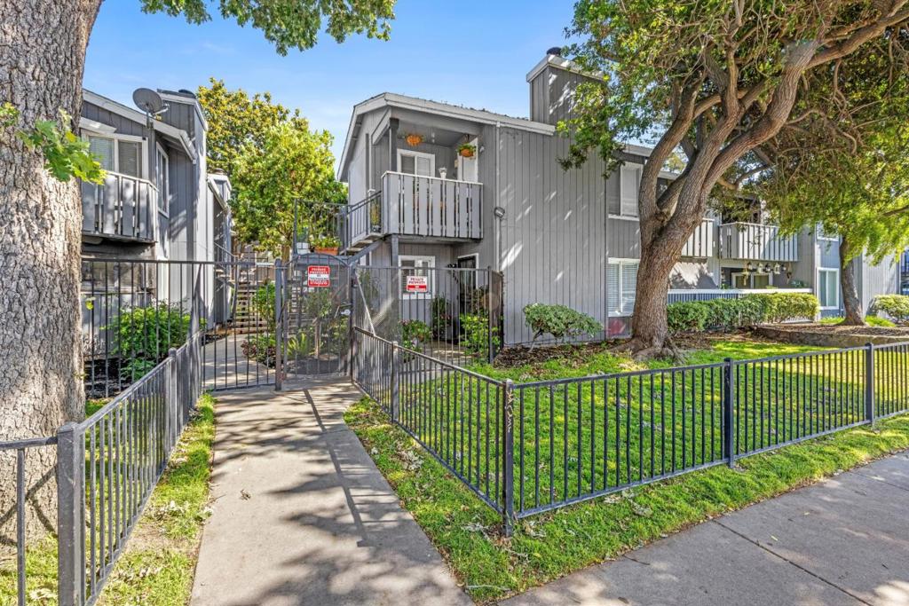 106 Rancho Drive