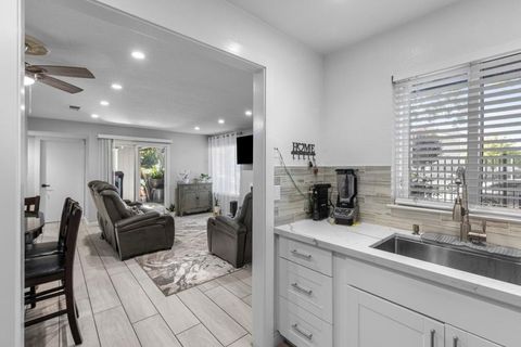 Tiny photo for 106 Rancho Drive #A, San Jose, CA 95111 (MLS # ML82049908)